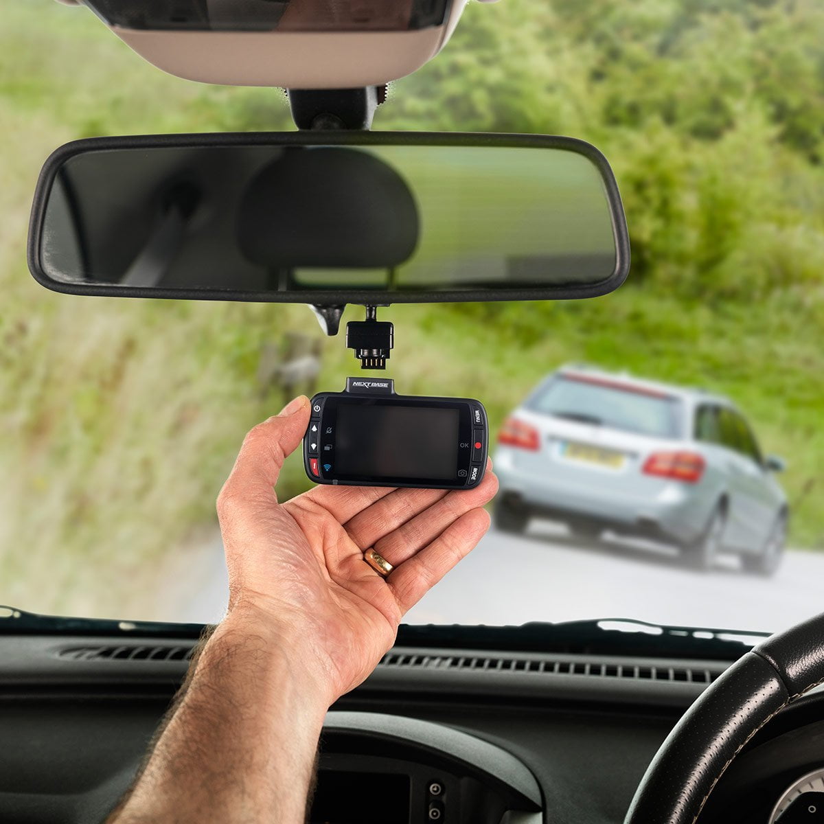 How To Choose The Best Dash Camera For Your Car (2023 Review