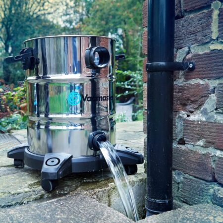 Wet dry vac easy drainage of dirt
